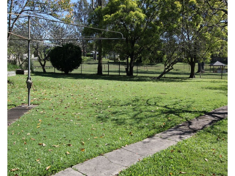 29 Cook Street, Oxley QLD 4075