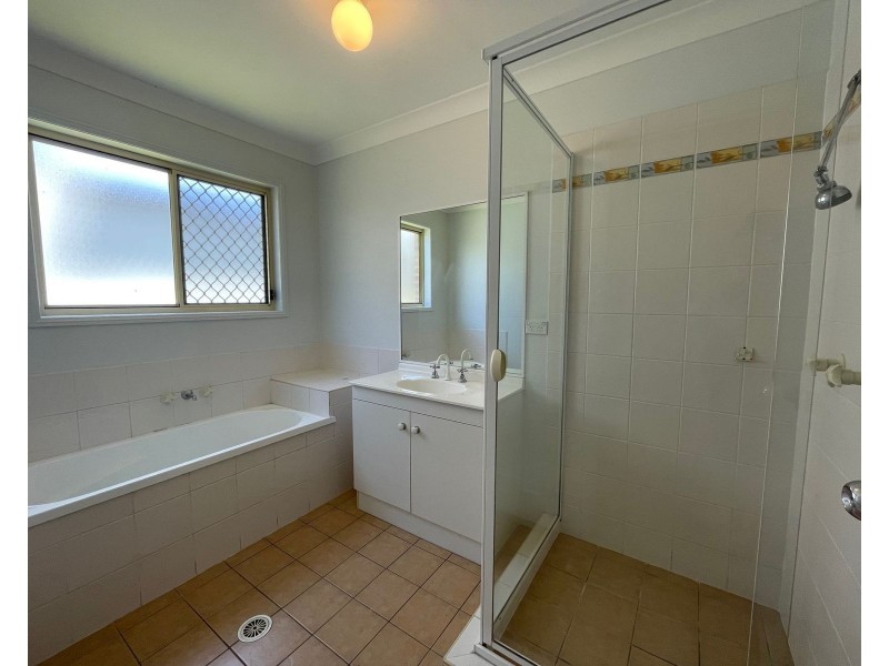 17 Greenleaf Avenue, Springfield Lakes QLD 4300