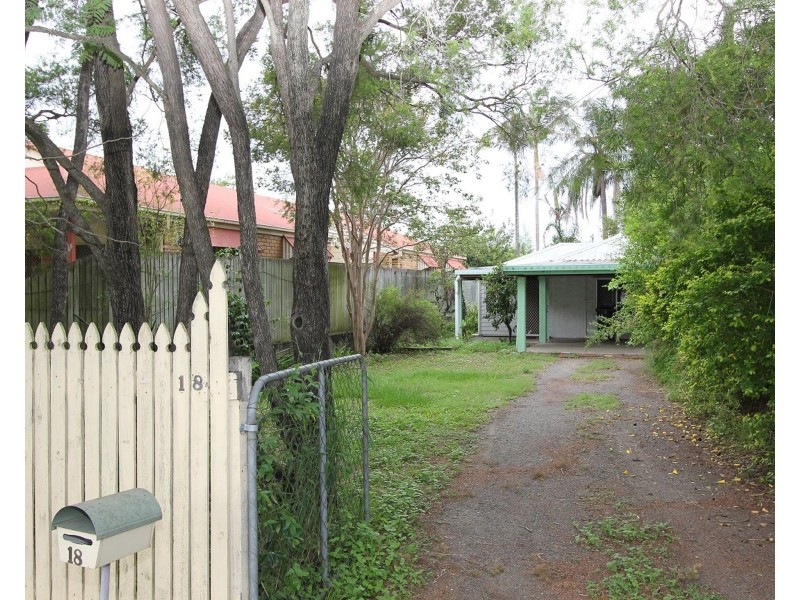 18 Alexander Road, Oxley QLD 4075