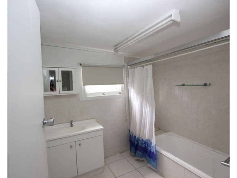 18 Alexander Road, Oxley QLD 4075