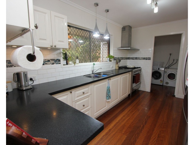 18 Boodera Street, Oxley QLD 4075