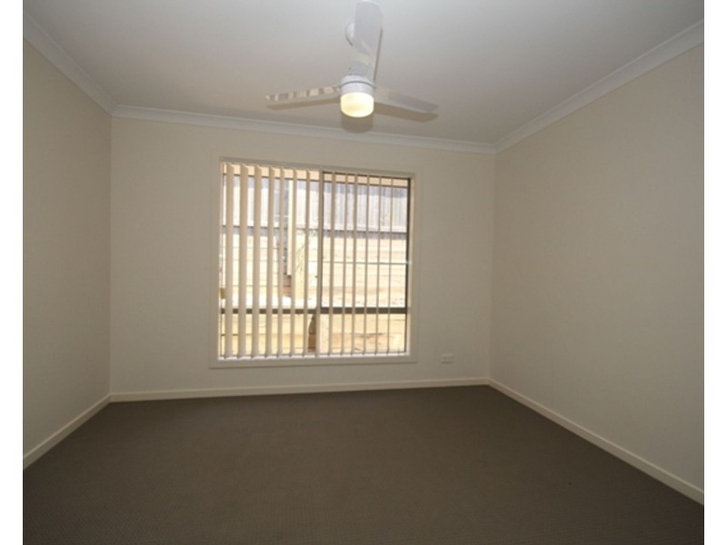 10 Lemongrass Place, Springfield Lakes QLD 4300