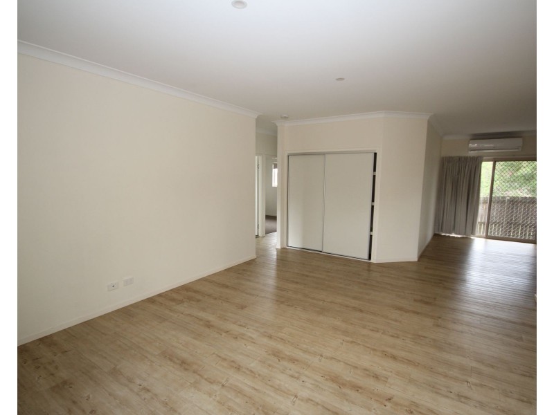 4/39 Law Street, Redbank QLD 4301