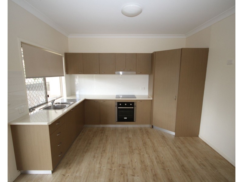 4/39 Law Street, Redbank QLD 4301