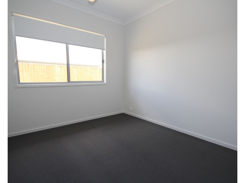 8 Butterfly Way, Ripley QLD 4306