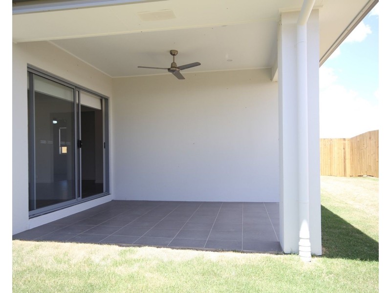 8 Butterfly Way, Ripley QLD 4306