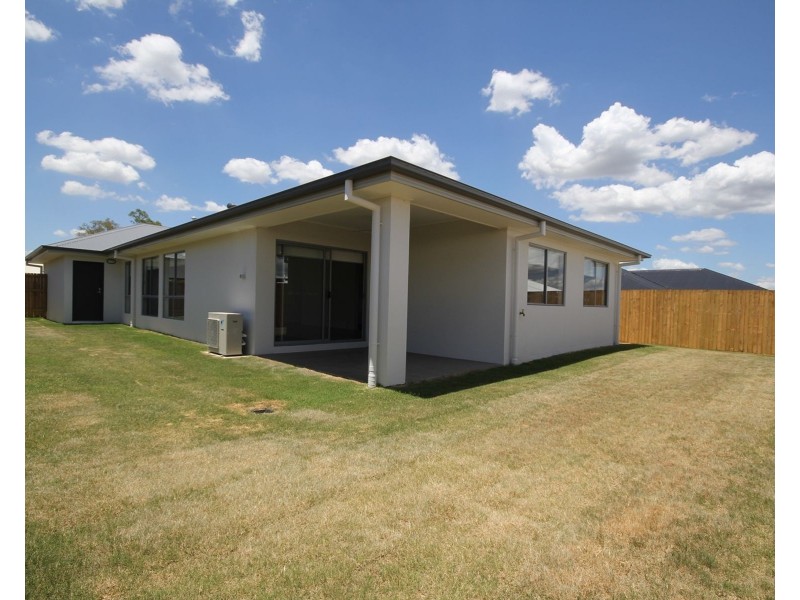 8 Butterfly Way, Ripley QLD 4306