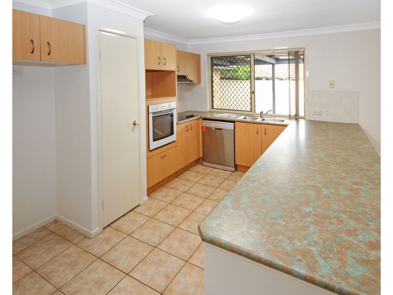 17 Gleneagles Crescent, Oxley QLD 4075