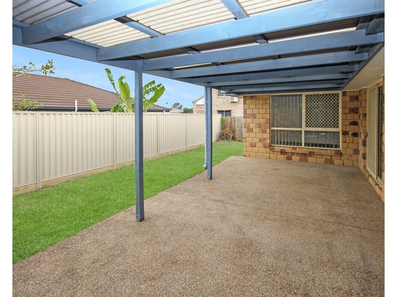 17 Gleneagles Crescent, Oxley QLD 4075