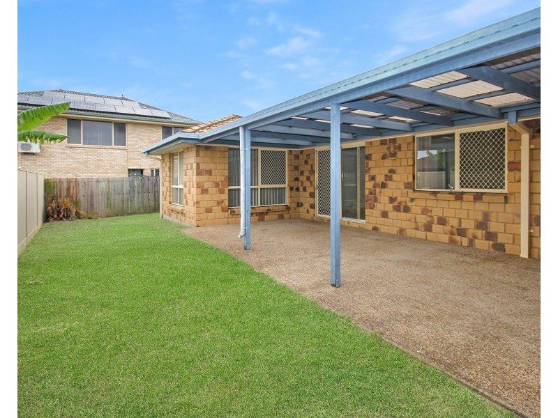 17 Gleneagles Crescent, Oxley QLD 4075