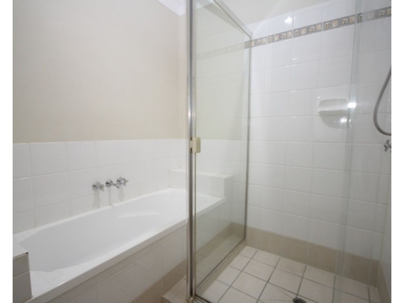 15 Creekside Drive, Springfield Lakes QLD 4300