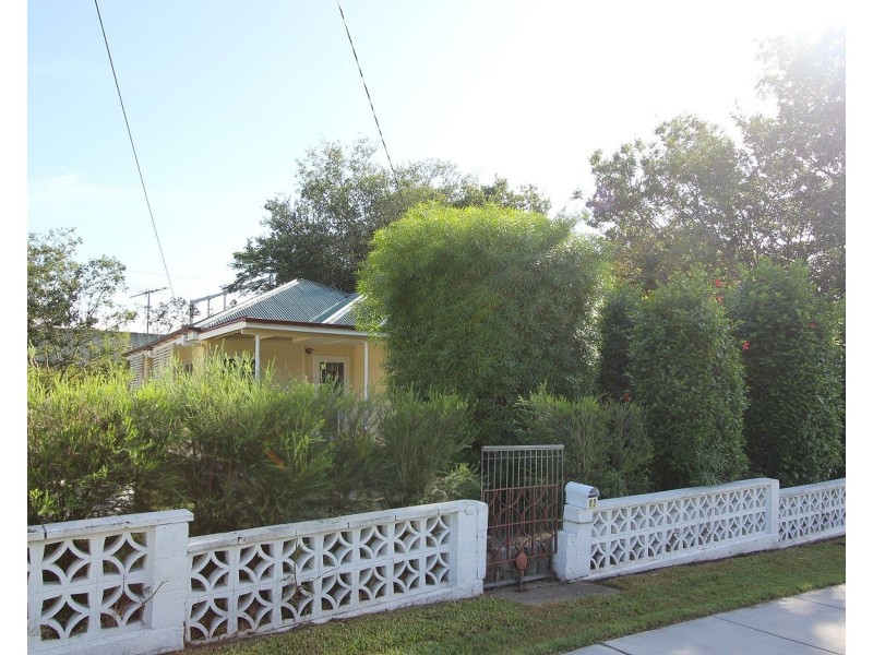 83 Ellen Street, Oxley QLD 4075