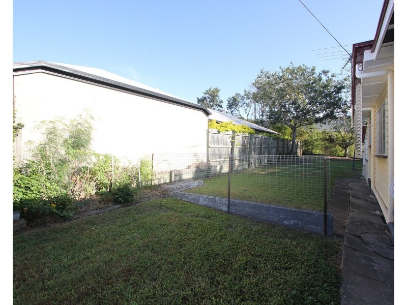 83 Ellen Street, Oxley QLD 4075