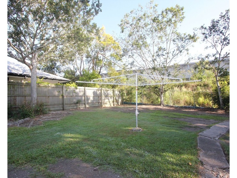 83 Ellen Street, Oxley QLD 4075