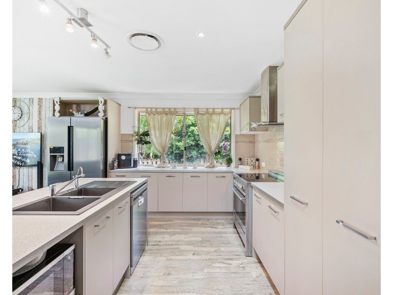 11 Wattletree Court, Brookwater QLD 4300