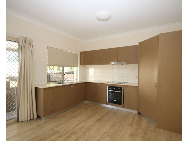 1/39 Law Street, Redbank QLD 4301