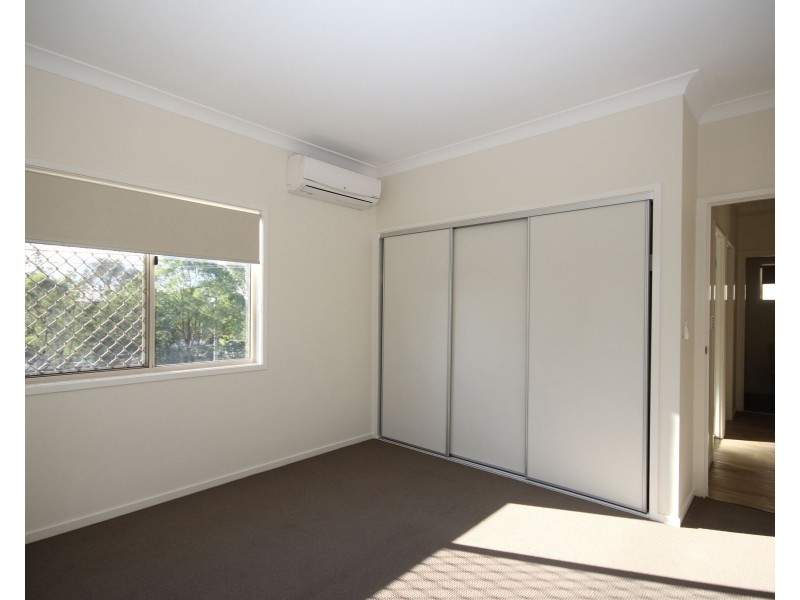 1/39 Law Street, Redbank QLD 4301