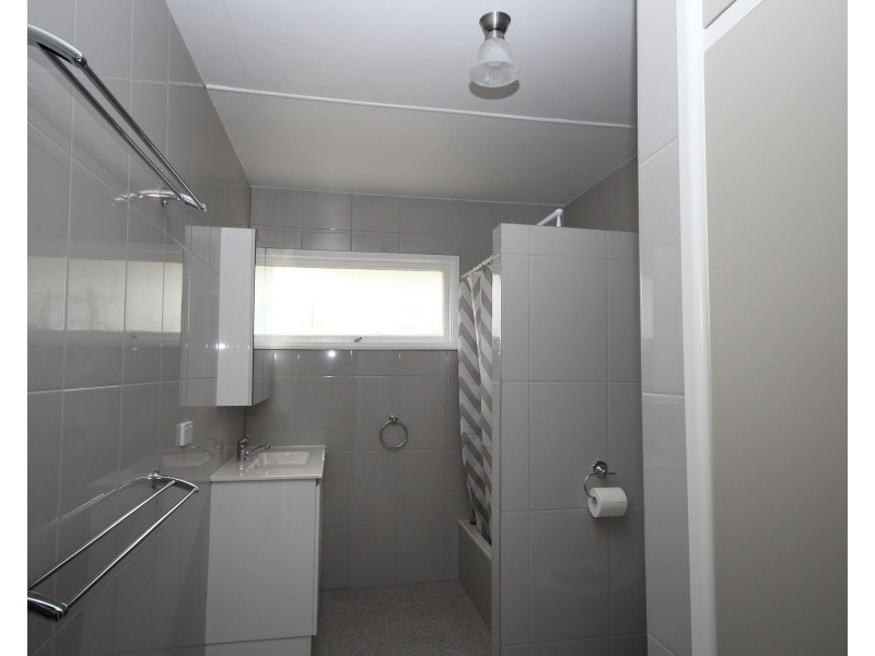 26 Lawson Street, Oxley QLD 4075