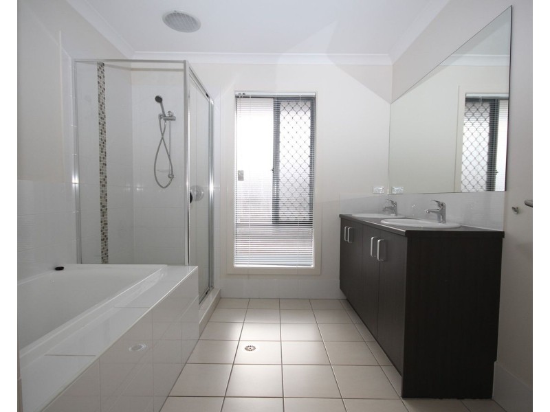 22 Arnaldo Avenue, Augustine Heights QLD 4300