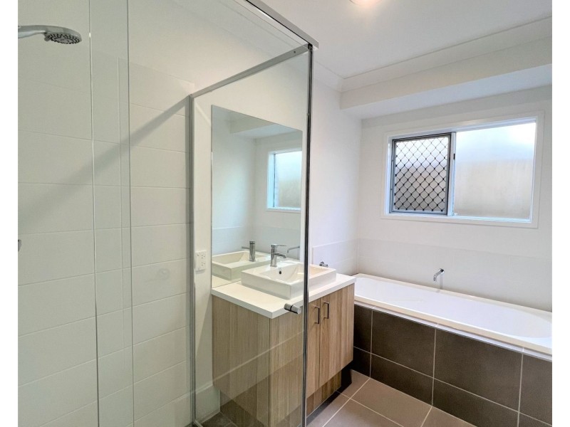 35 Sunflower Court, Ripley QLD 4306