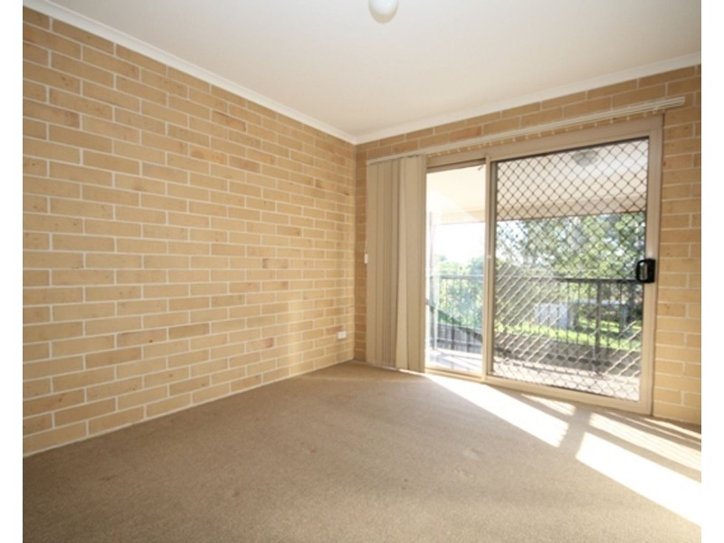 4/25 Law Street, Redbank QLD 4301