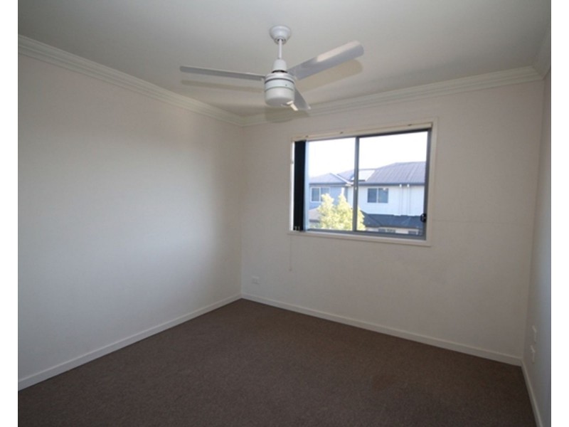 33/266 Henty Drive, Redbank Plains QLD 4301