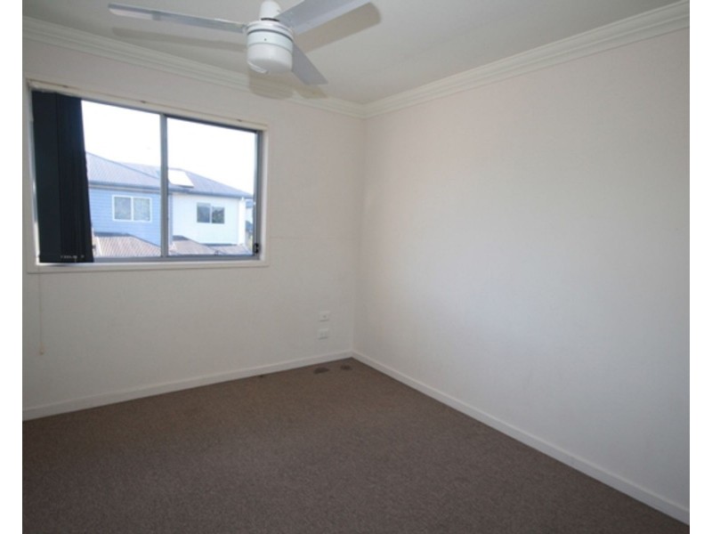 33/266 Henty Drive, Redbank Plains QLD 4301