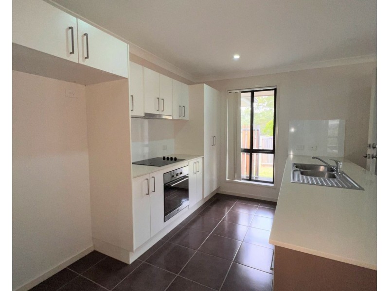 4 Honeyeater Crescent, Moggill QLD 4070