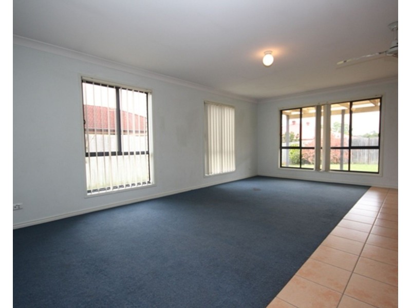 6 Bullen Circuit, Forest Lake QLD 4078