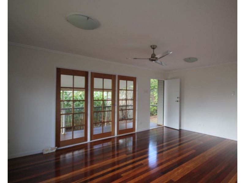 15 Lawson Street, Oxley QLD 4075