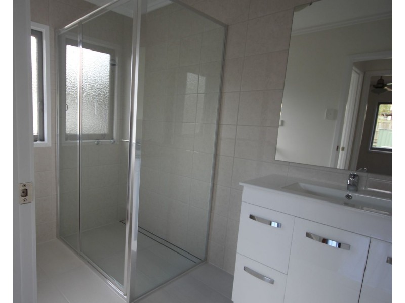 15 Lawson Street, Oxley QLD 4075