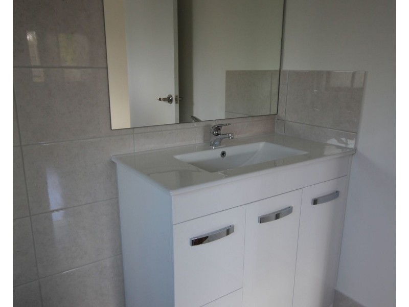 15 Lawson Street, Oxley QLD 4075