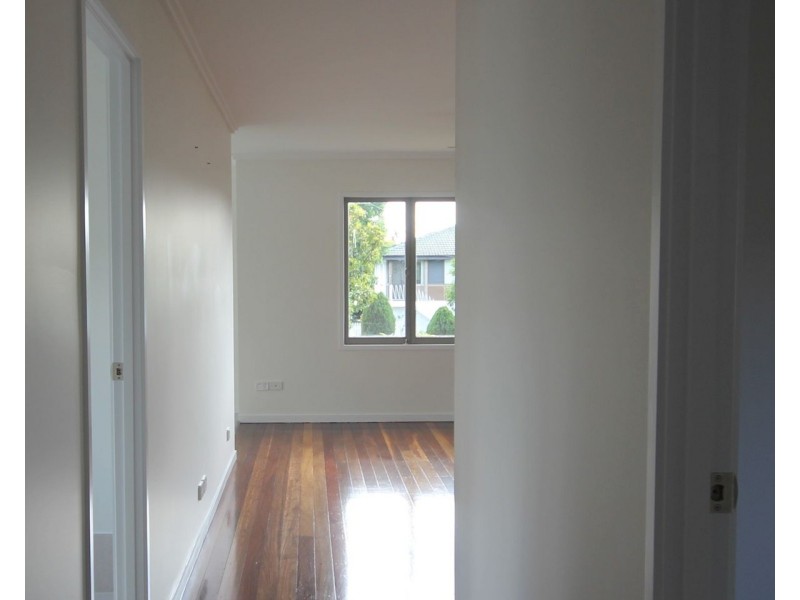 15 Lawson Street, Oxley QLD 4075