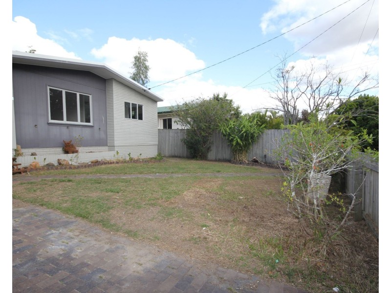15 Lawson Street, Oxley QLD 4075