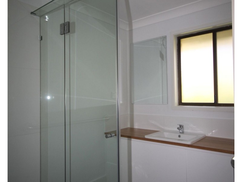 42 Venerable Street, Seventeen Mile Rocks QLD 4073