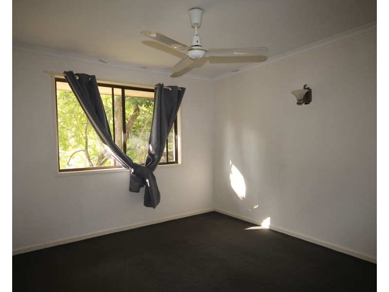 42 Venerable Street, Seventeen Mile Rocks QLD 4073