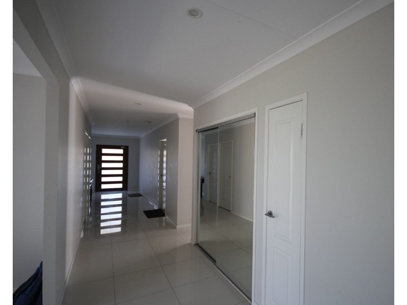 44 Finnegan Circuit, Oxley QLD 4075