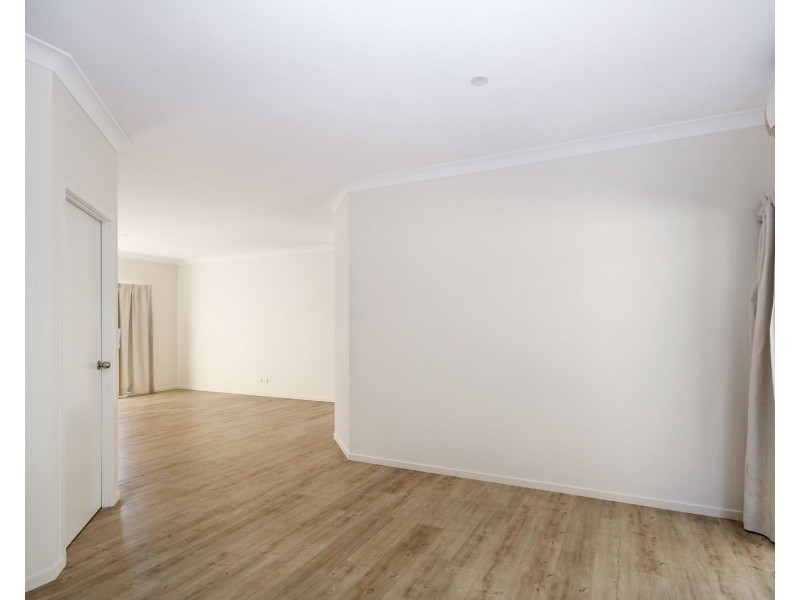 1/39 Law Street, Redbank QLD 4301