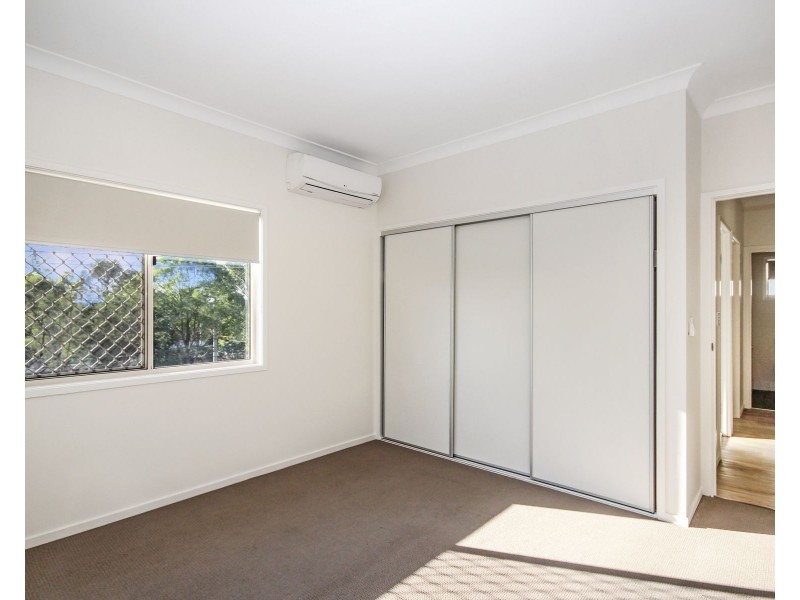 1/39 Law Street, Redbank QLD 4301