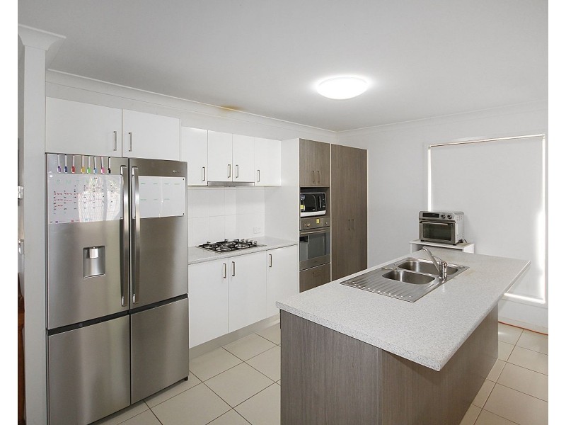 32 Pleasant Drive, Redbank Plains QLD 4301