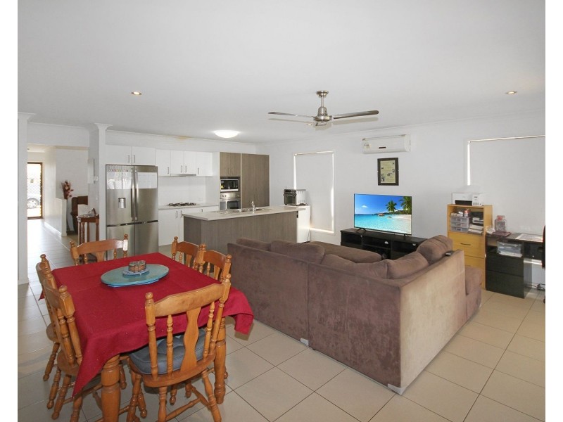 32 Pleasant Drive, Redbank Plains QLD 4301