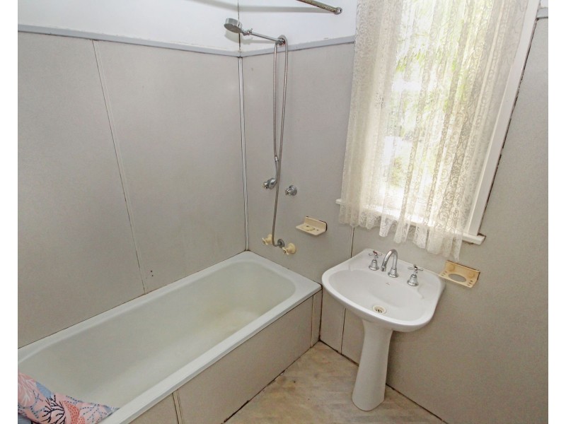 9 Gray Avenue, Corinda QLD 4075