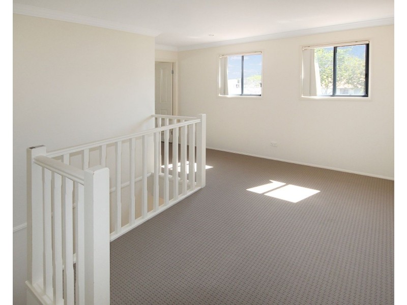 3 Hicklin Street, Springfield QLD 4300