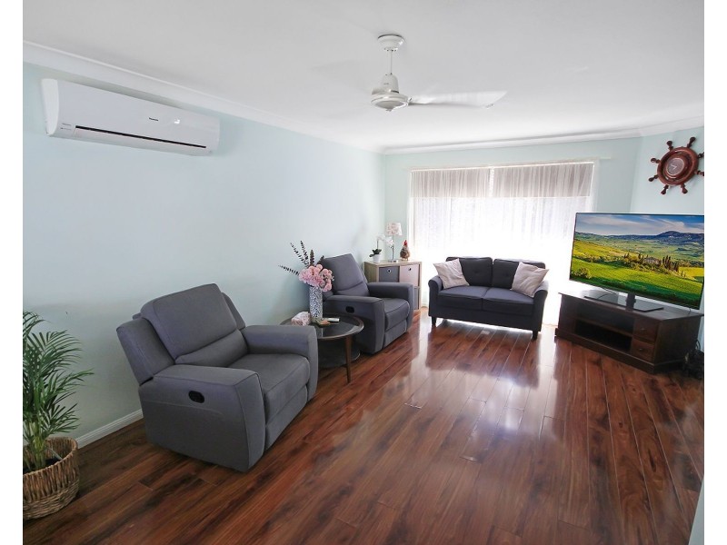 8 Scenic Crescent, Springfield QLD 4300