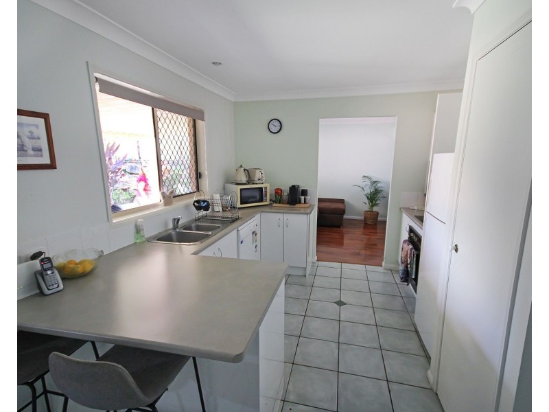 8 Scenic Crescent, Springfield QLD 4300