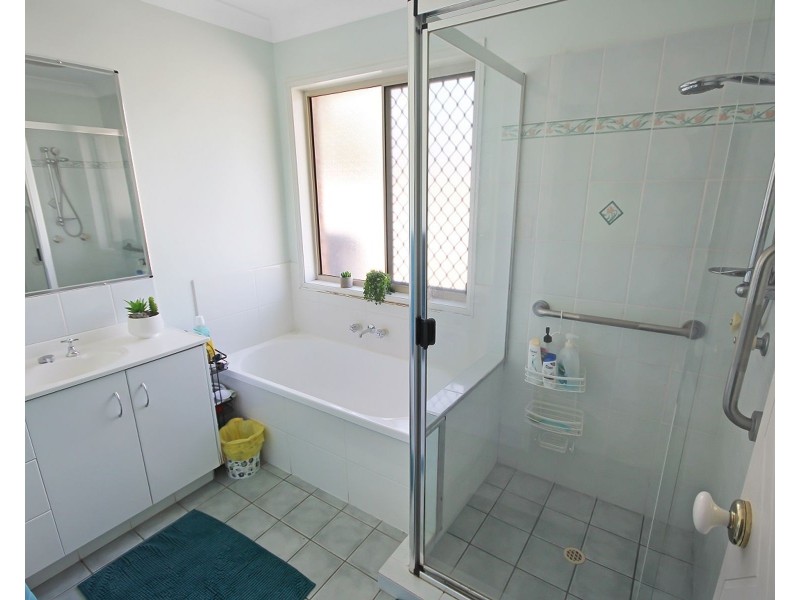 8 Scenic Crescent, Springfield QLD 4300