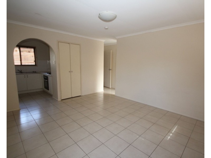2/244 Redbank Plains Road, Bellbird Park QLD 4300
