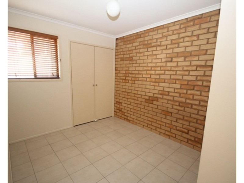 2/244 Redbank Plains Road, Bellbird Park QLD 4300