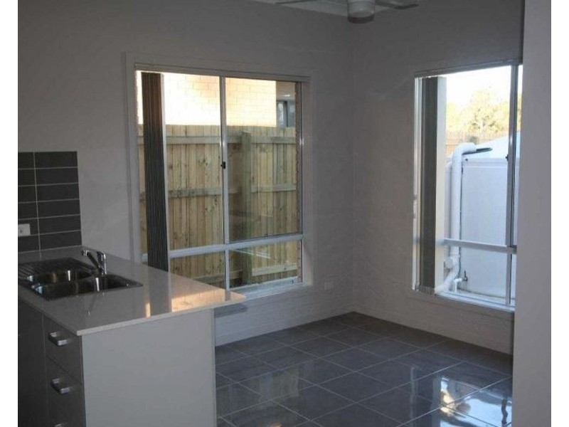 6 Erbin Lane, Augustine Heights QLD 4300