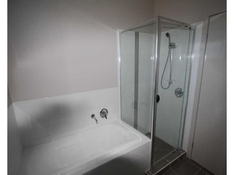 6 Erbin Lane, Augustine Heights QLD 4300